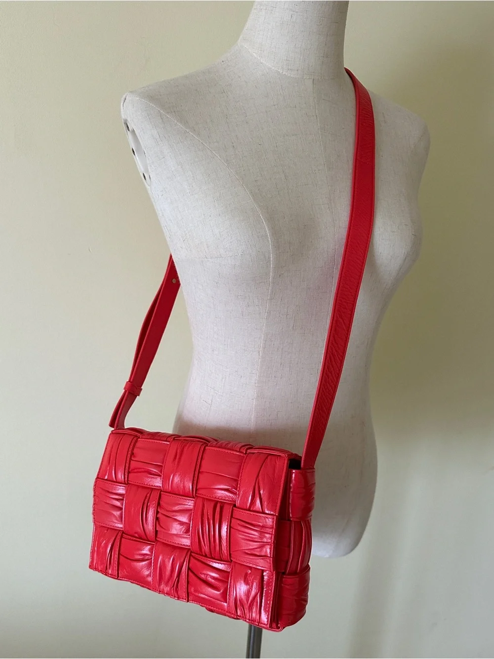Bottega Veneta Cassette Plissé Intrecciato Leather Crossbody Bag in Sunbrust Red